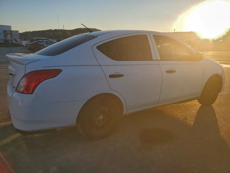 2015 Nissan Versa s