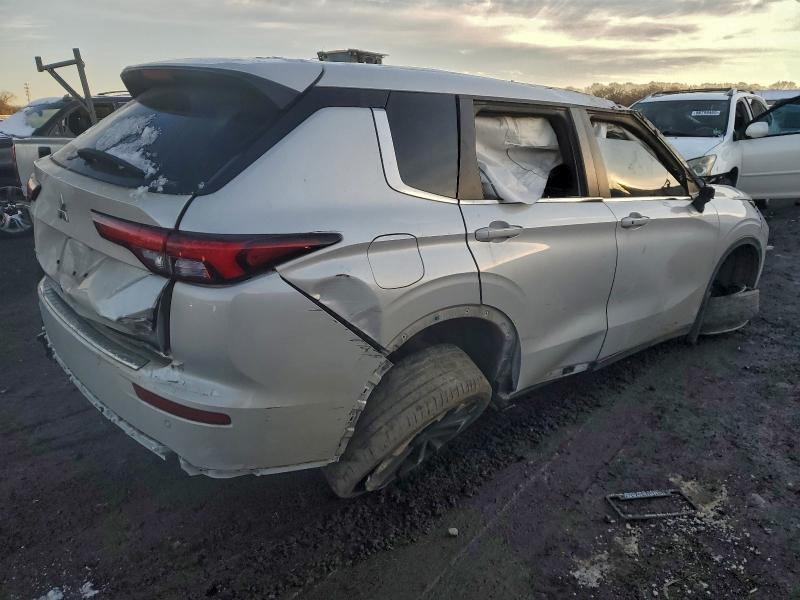 2023 Mitsubishi Outlander se