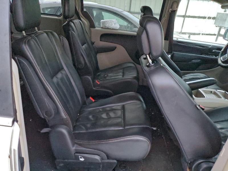 2012 Chrysler Town & Country Touring