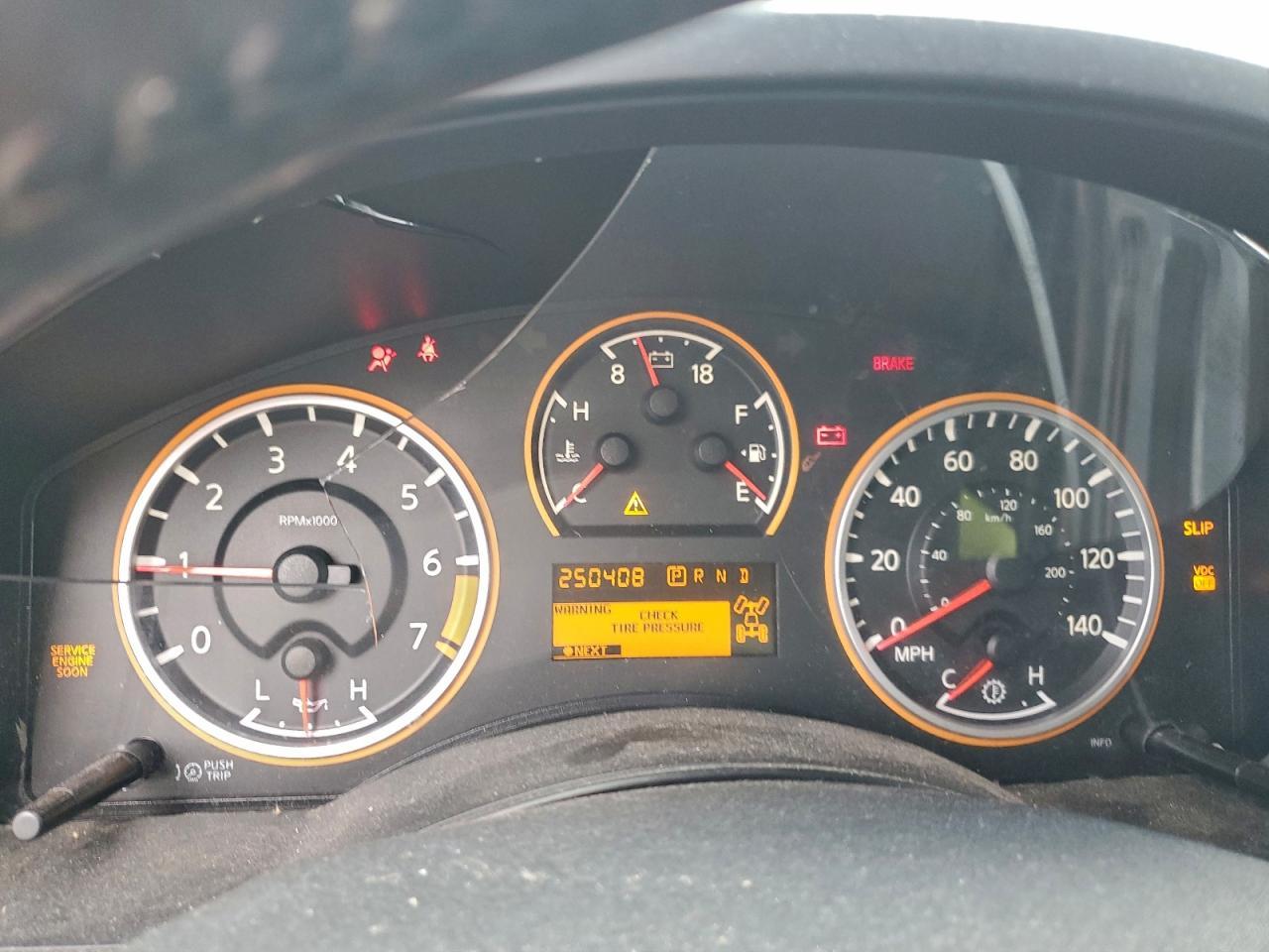 2011 Nissan Titan sv