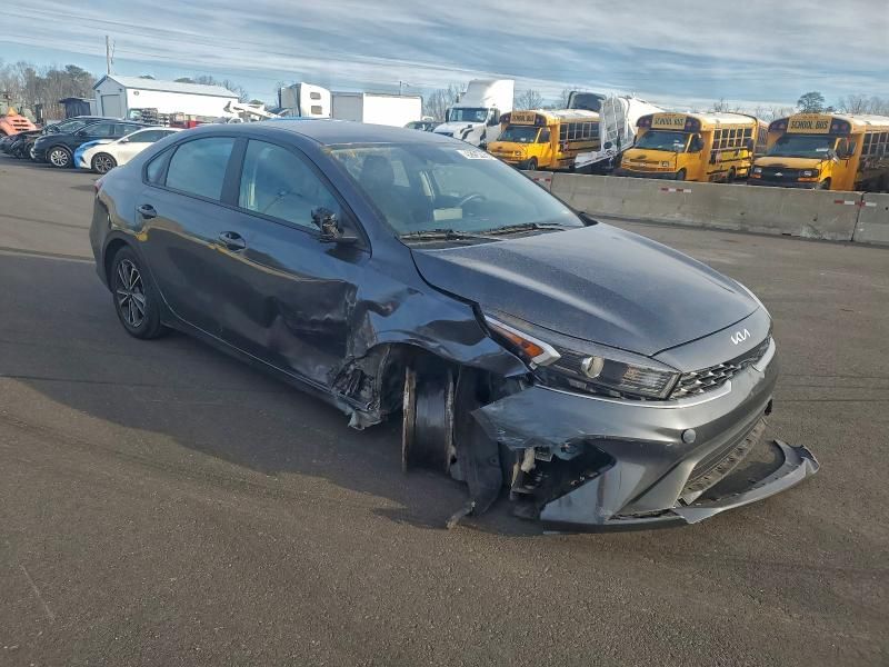 2023 KIA Forte lx