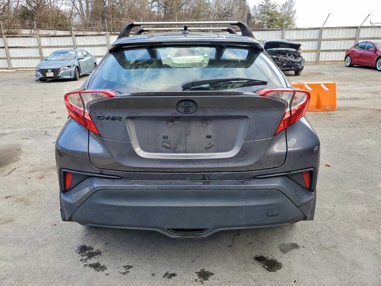 2021 Toyota C-hr xle