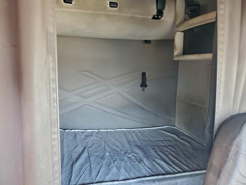 2014 Volvo VNL Semi Truck
