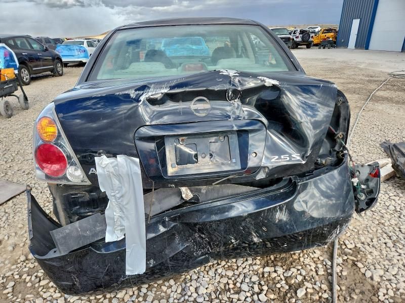 2002 Nissan Altima Base