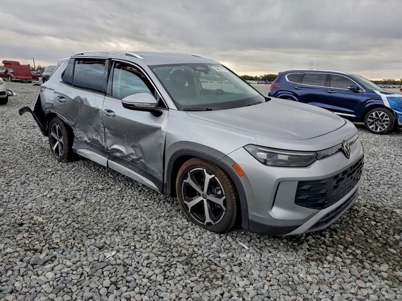 2025 Volkswagen Tiguan se