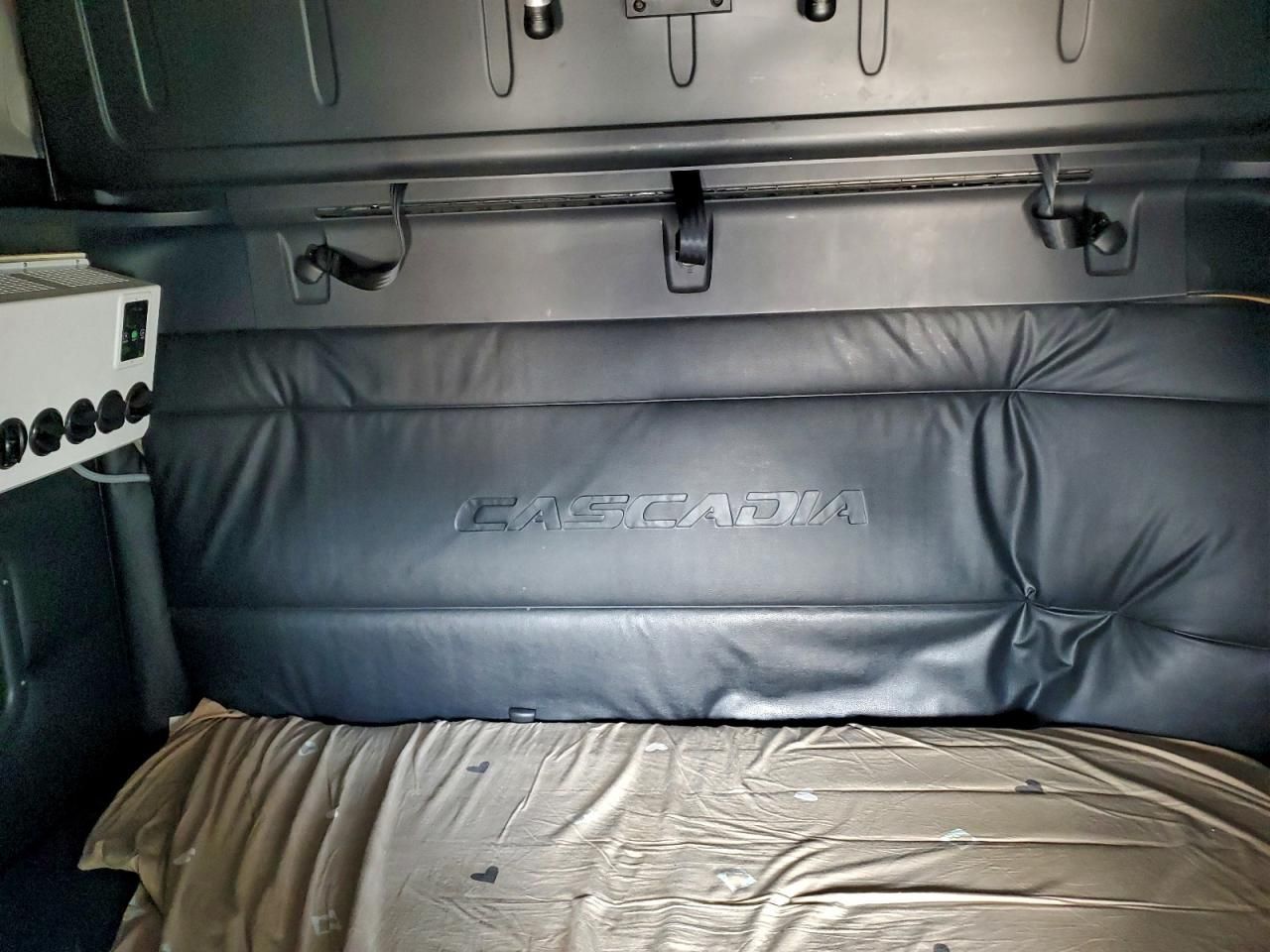 2023 Freightliner Cascadia 126 Semi Truck