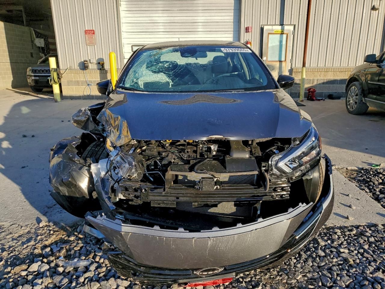 2025 Nissan Versa sr