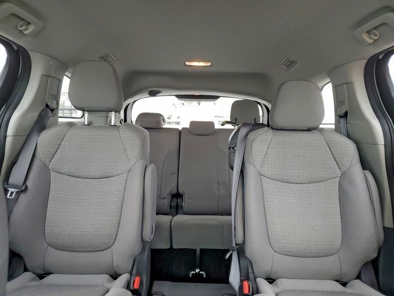 2021 Toyota Sienna le