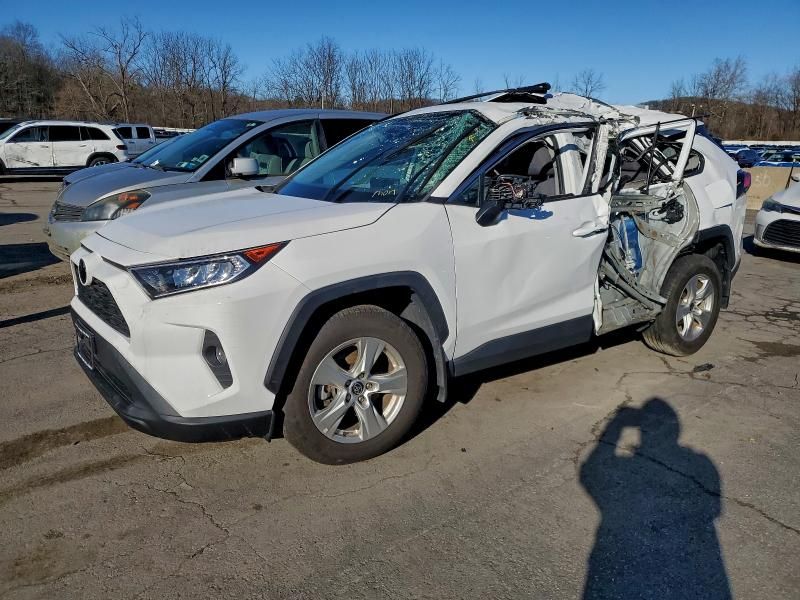 2021 Toyota Rav4 xle