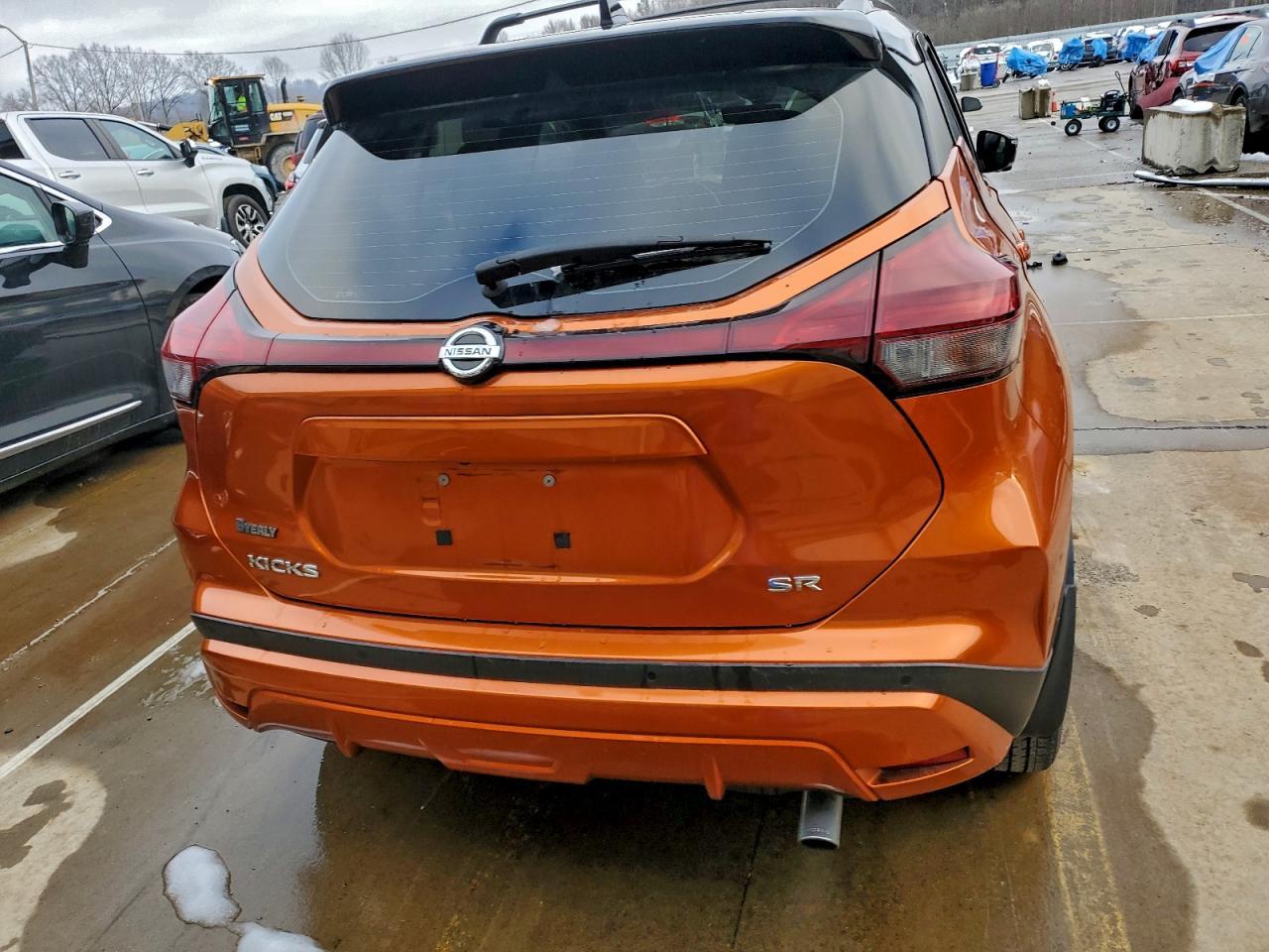 2021 Nissan Kicks sr