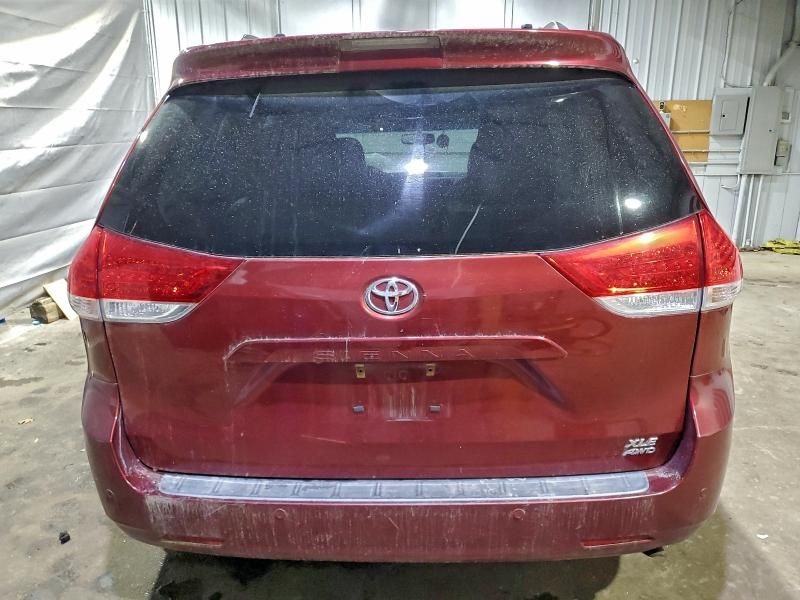 2013 Toyota Sienna xle