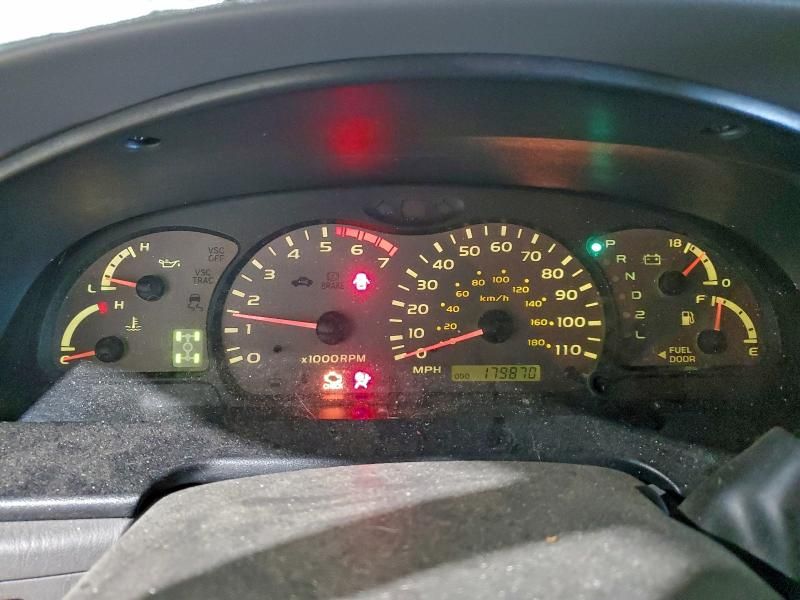 2004 Toyota Sequoia SR5