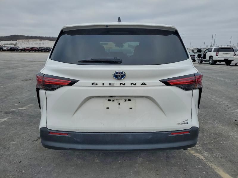 2021 Toyota Sienna le