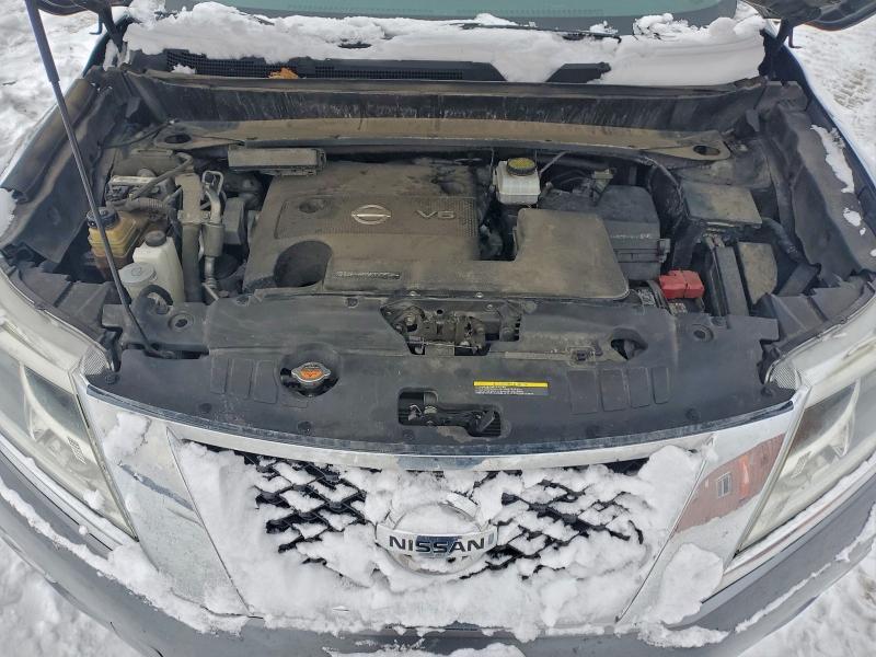 2016 Nissan Pathfinder sl