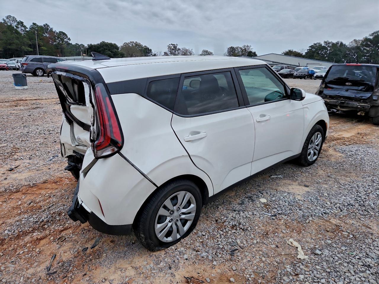 2023 KIA Soul lx