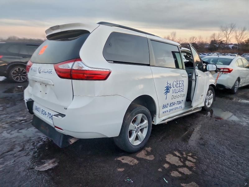 2019 Toyota Sienna le
