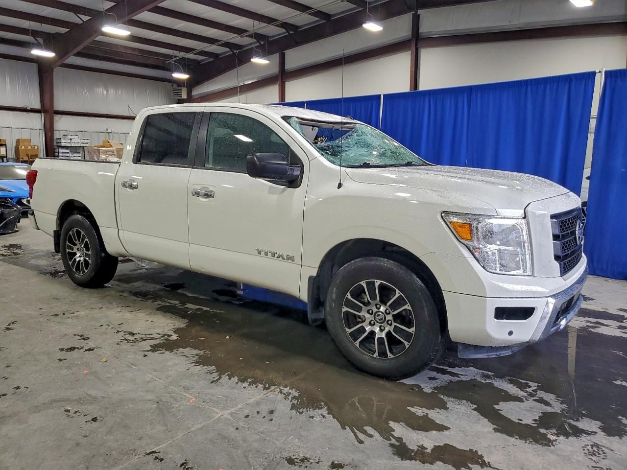 2021 Nissan Titan sv