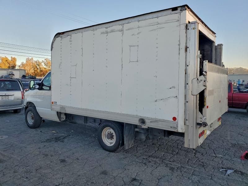 2015 Ford E350 box Truck