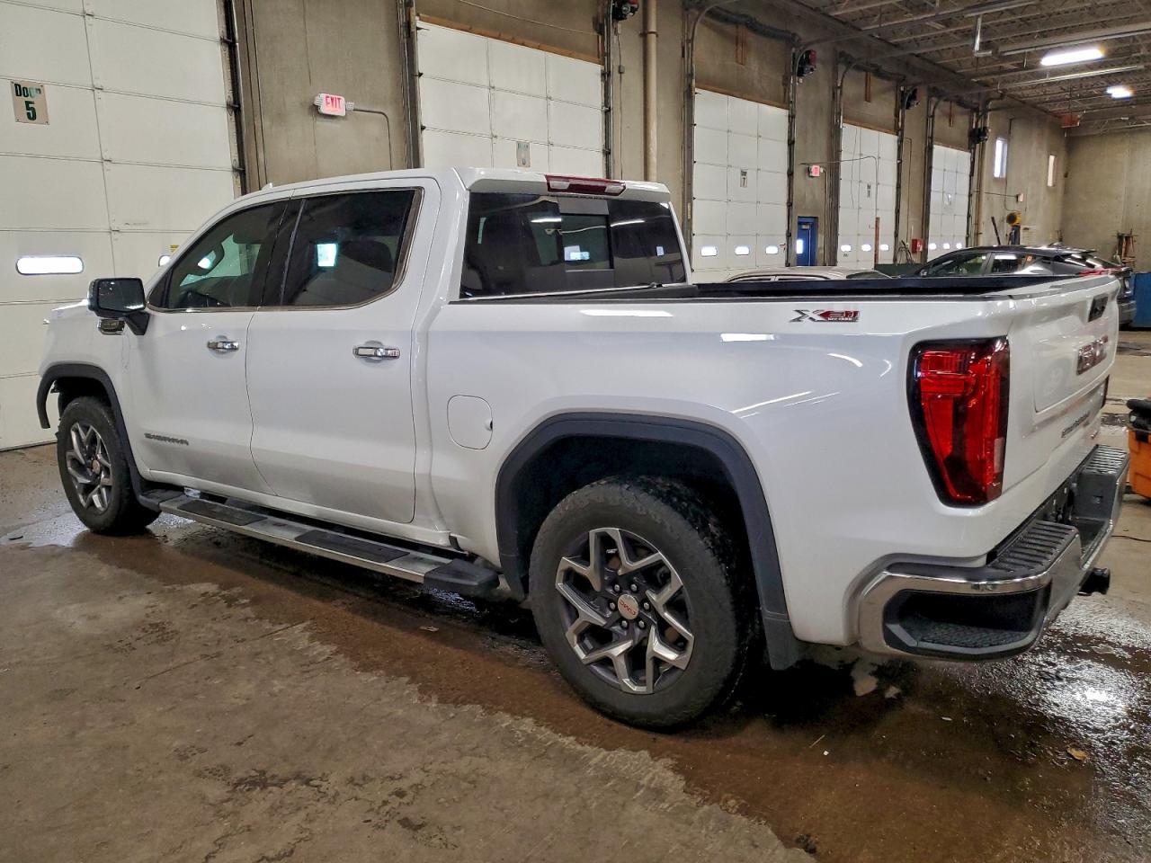 2023 GMC Sierra K1500 slt