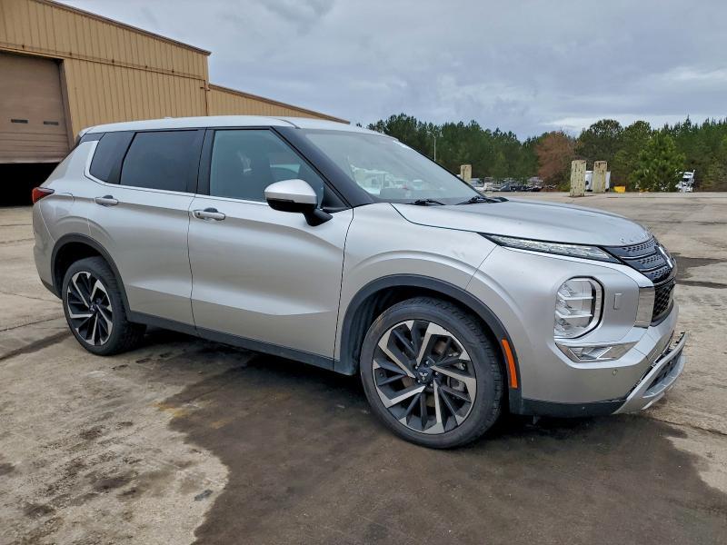 2023 Mitsubishi Outlander se