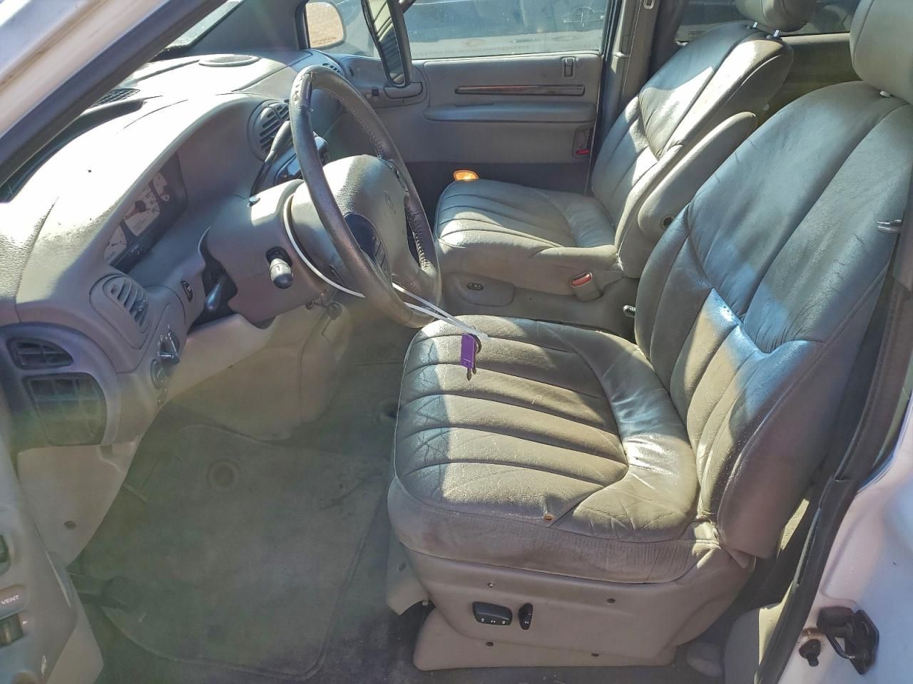 1999 Chrysler Town & Country Limited