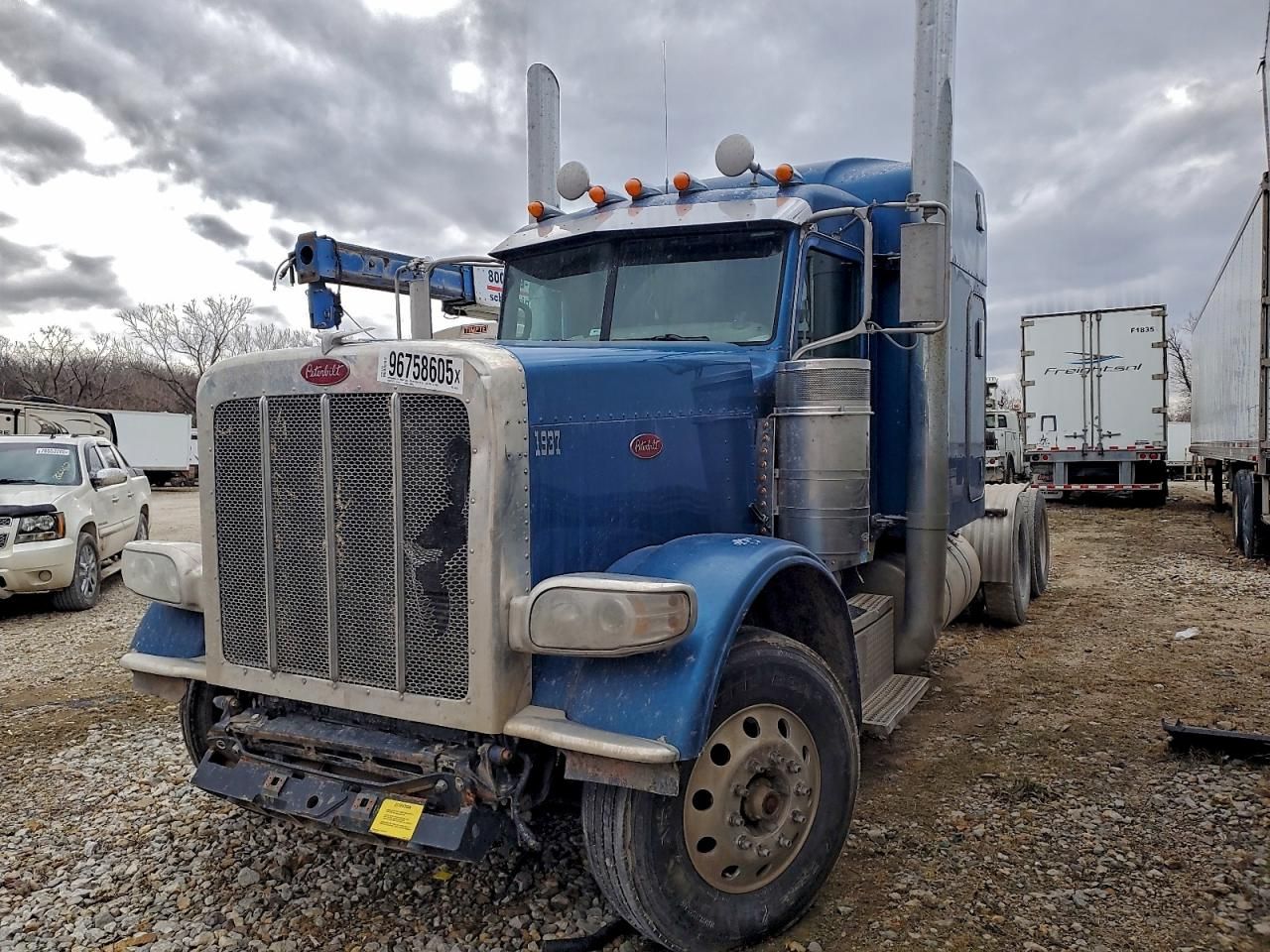 2009 Peterbilt 388 Semi Truck
