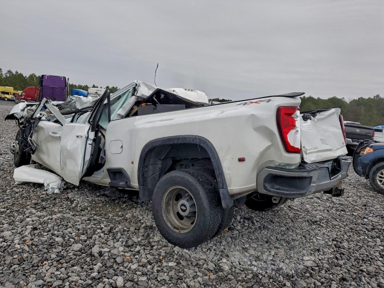 2022 Chev Silverado K3500 LT