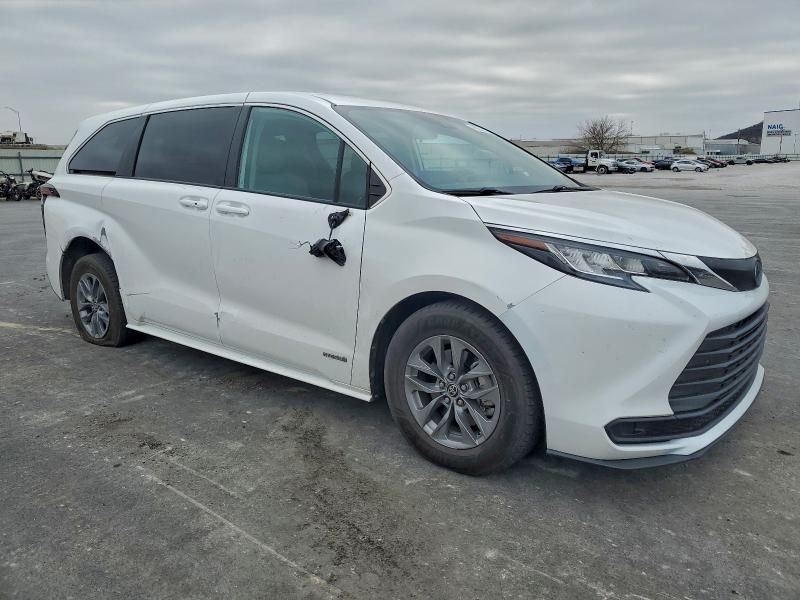 2021 Toyota Sienna le