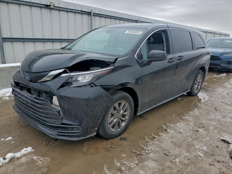 2024 Toyota Sienna le