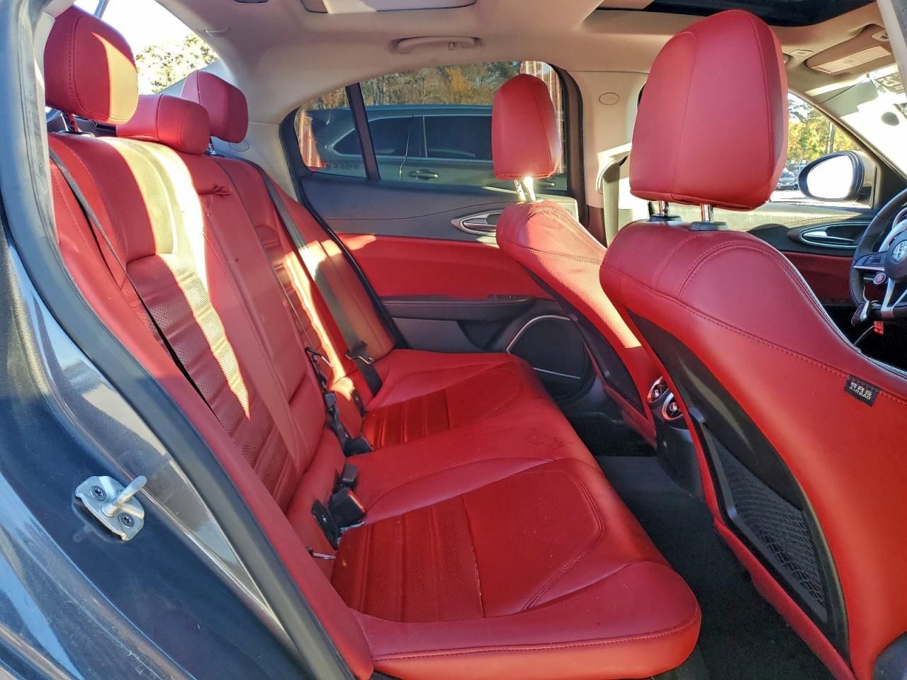 2018 Alfa Romeo Giulia ti Q4