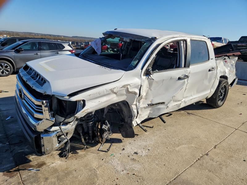 2016 Toyota Tundra Crewmax SR5