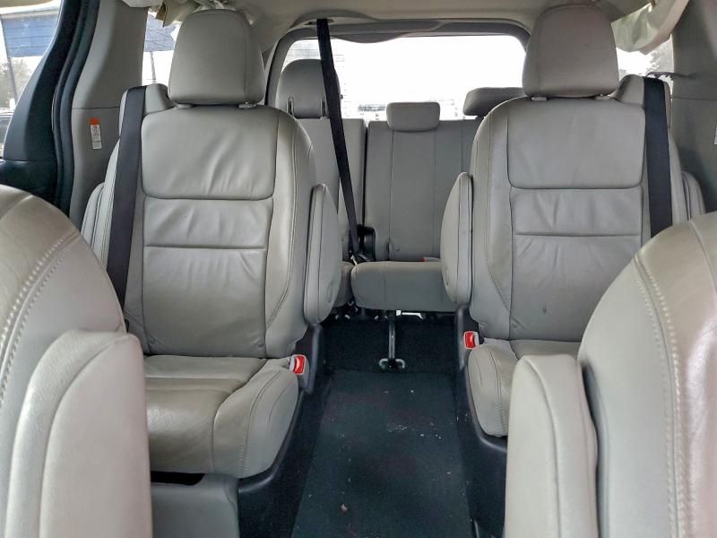2018 Toyota Sienna xle