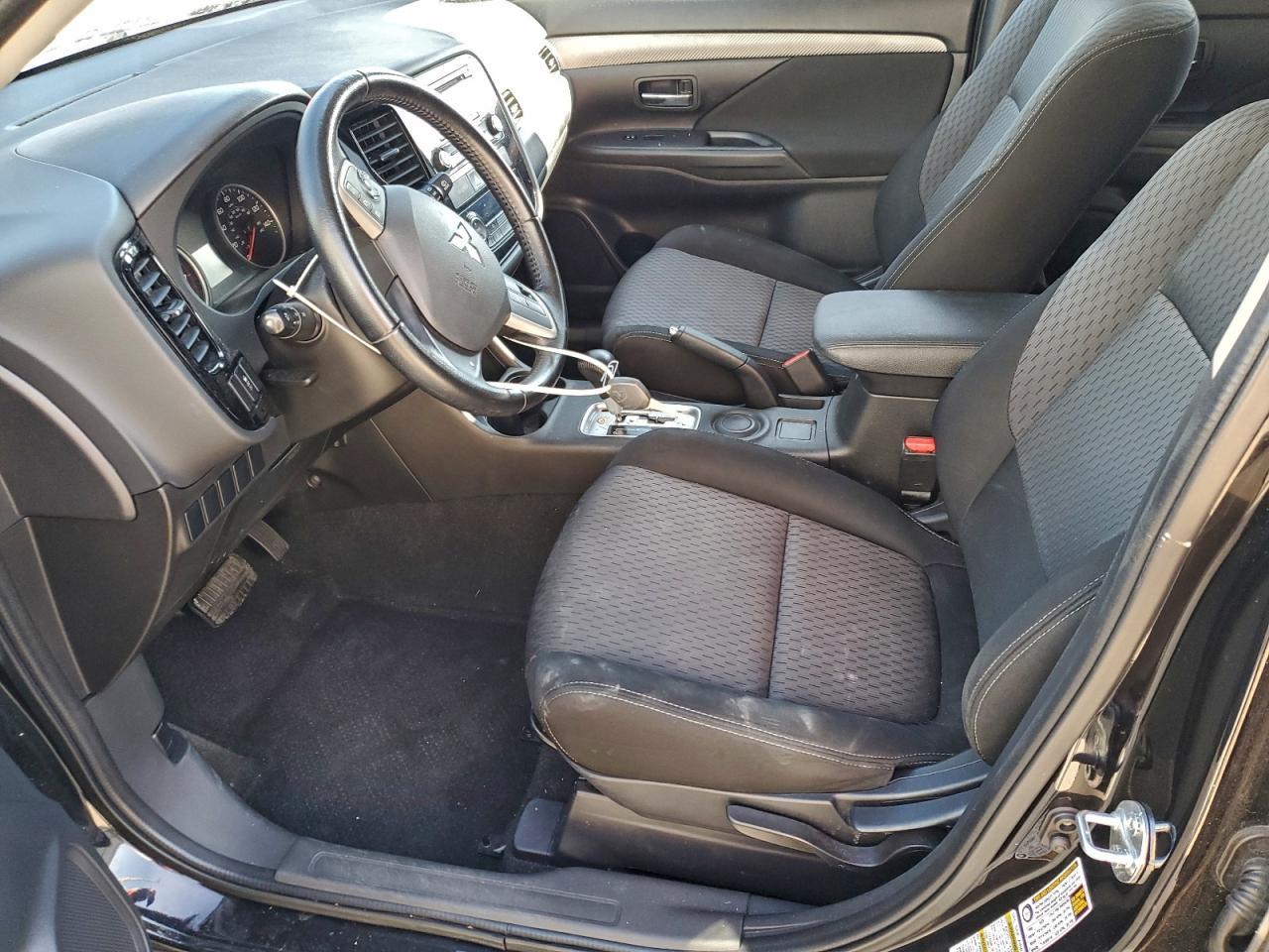 2015 Mitsubishi Outlander es