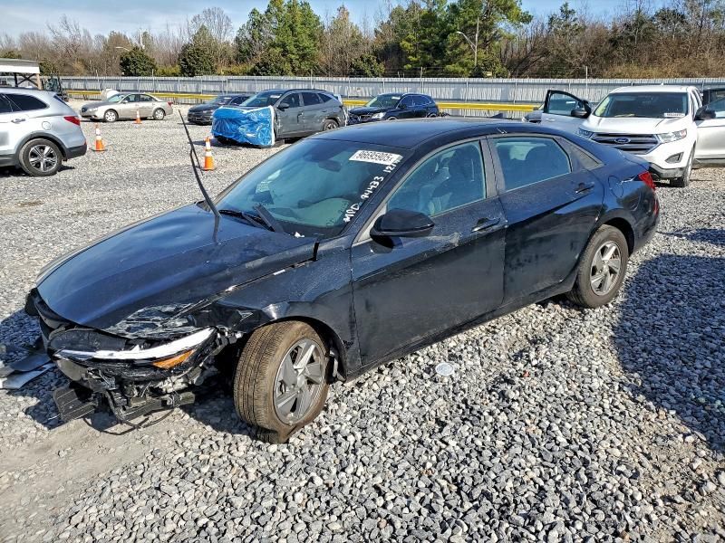 2025 Hyundai Elantra se