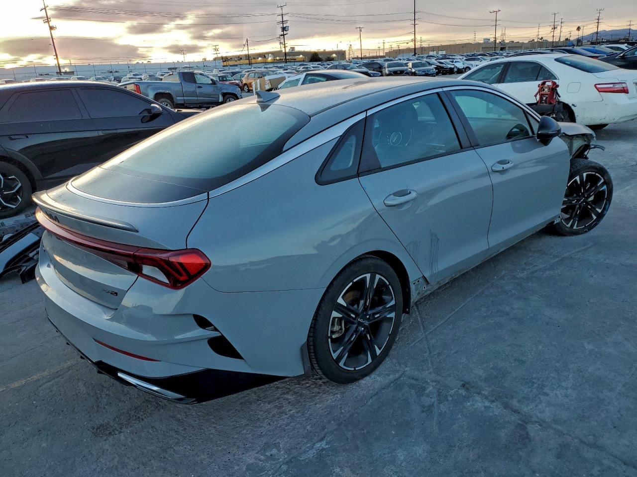 2022 KIA K5 gt Line