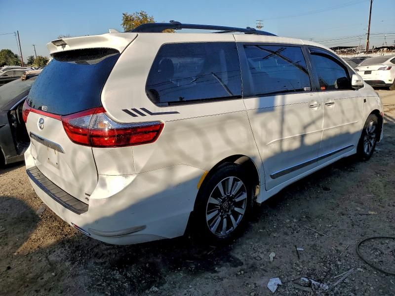 2020 Toyota Sienna xle