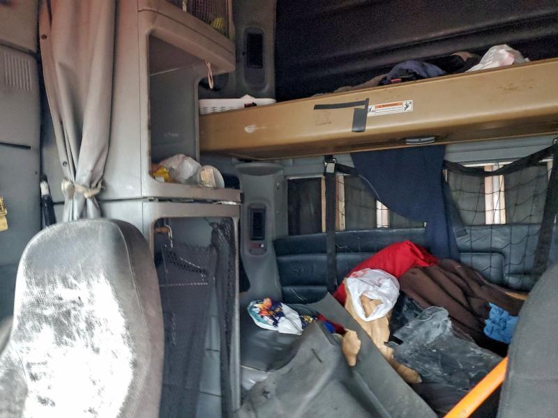 2002 Freightliner CST120 Semi Truck