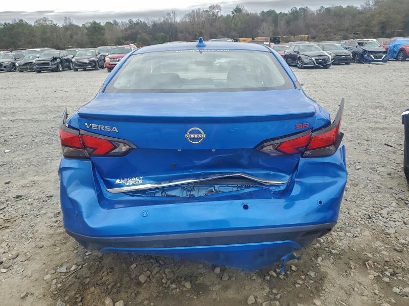2023 Nissan Versa sr