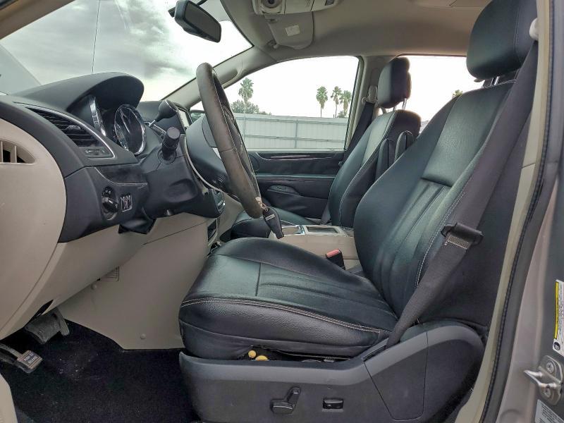 2015 Chrysler Town & Country Touring