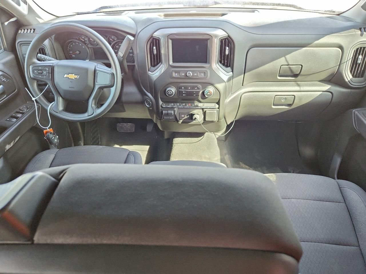 2025 Chevrolet Silverado C1500 Custom