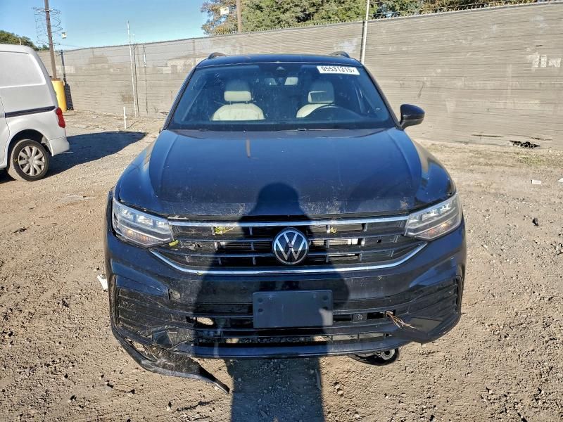 2022 Volkswagen Tiguan se R-line Black