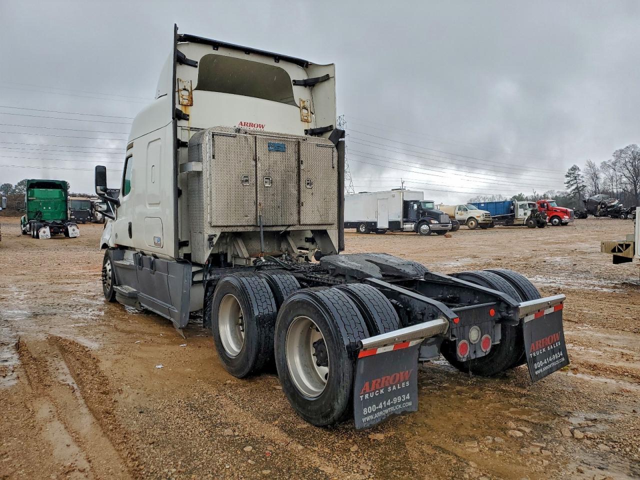 2019 Freigliner 2019 Freightliner Cascadia 126 Semi Truck