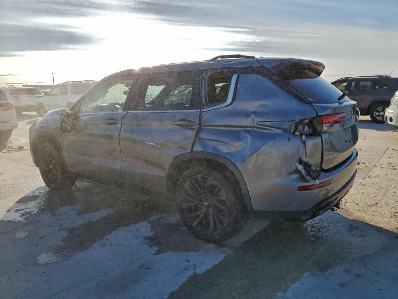2023 Mitsubishi Outlander se