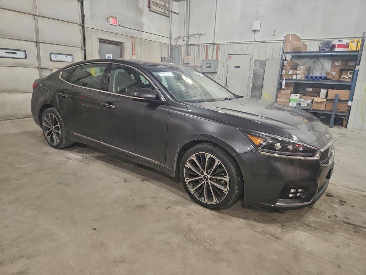 2018 KIA Cadenza Luxury