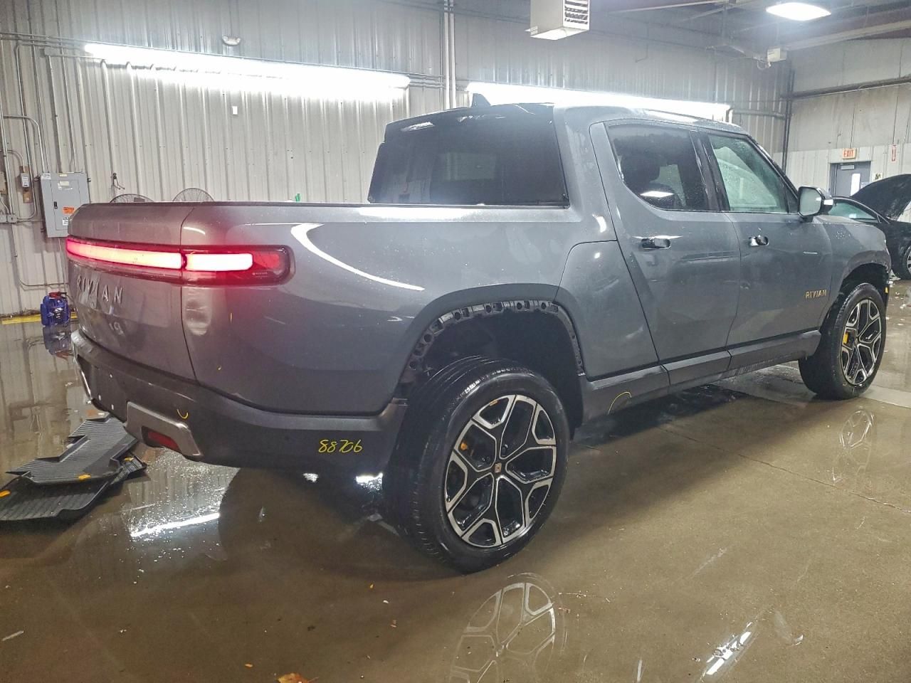 2024 Rivian R1T Adventure