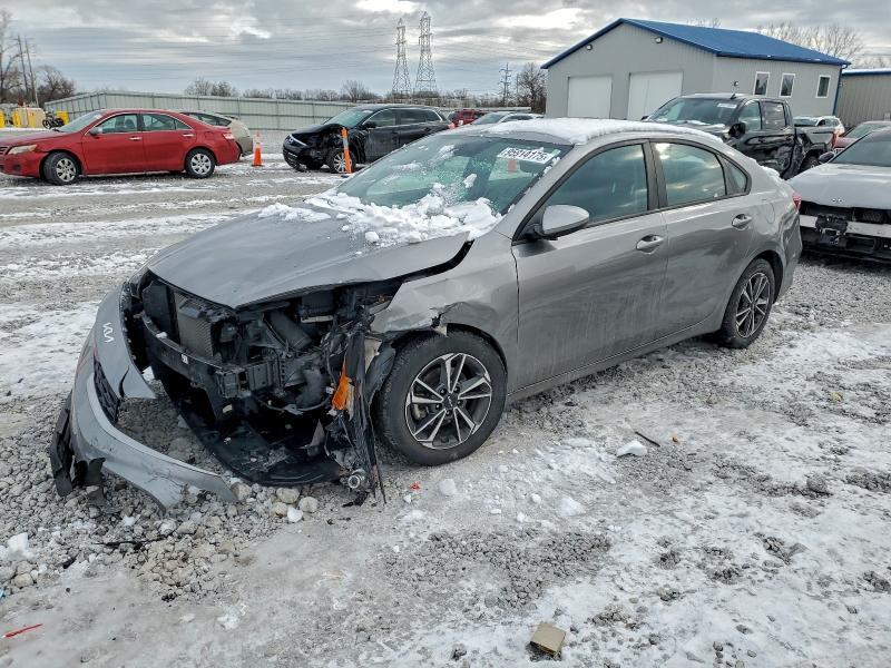 2023 KIA Forte lx