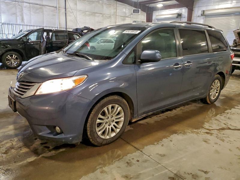 2015 Toyota Sienna xle