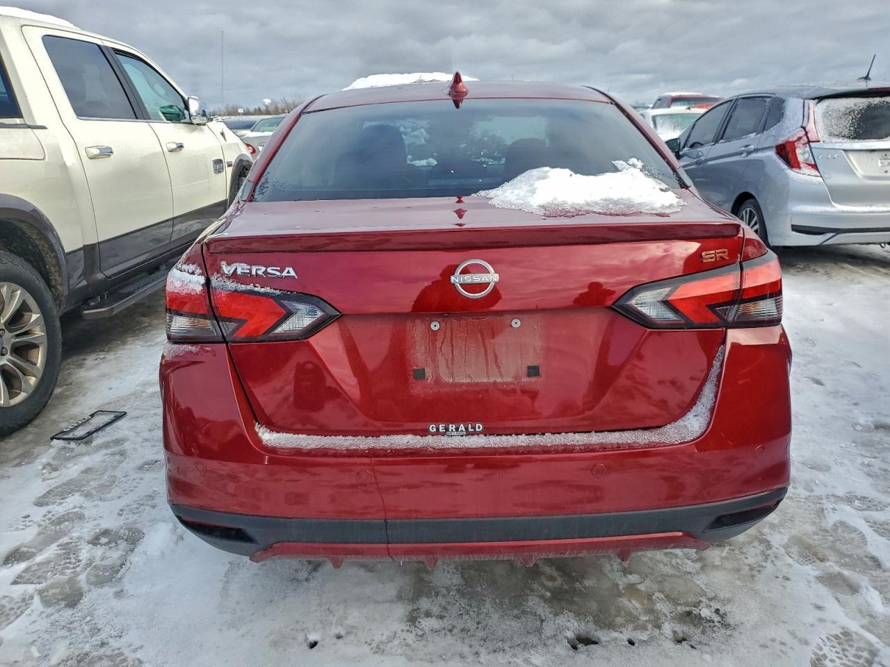 2024 Nissan Versa sr