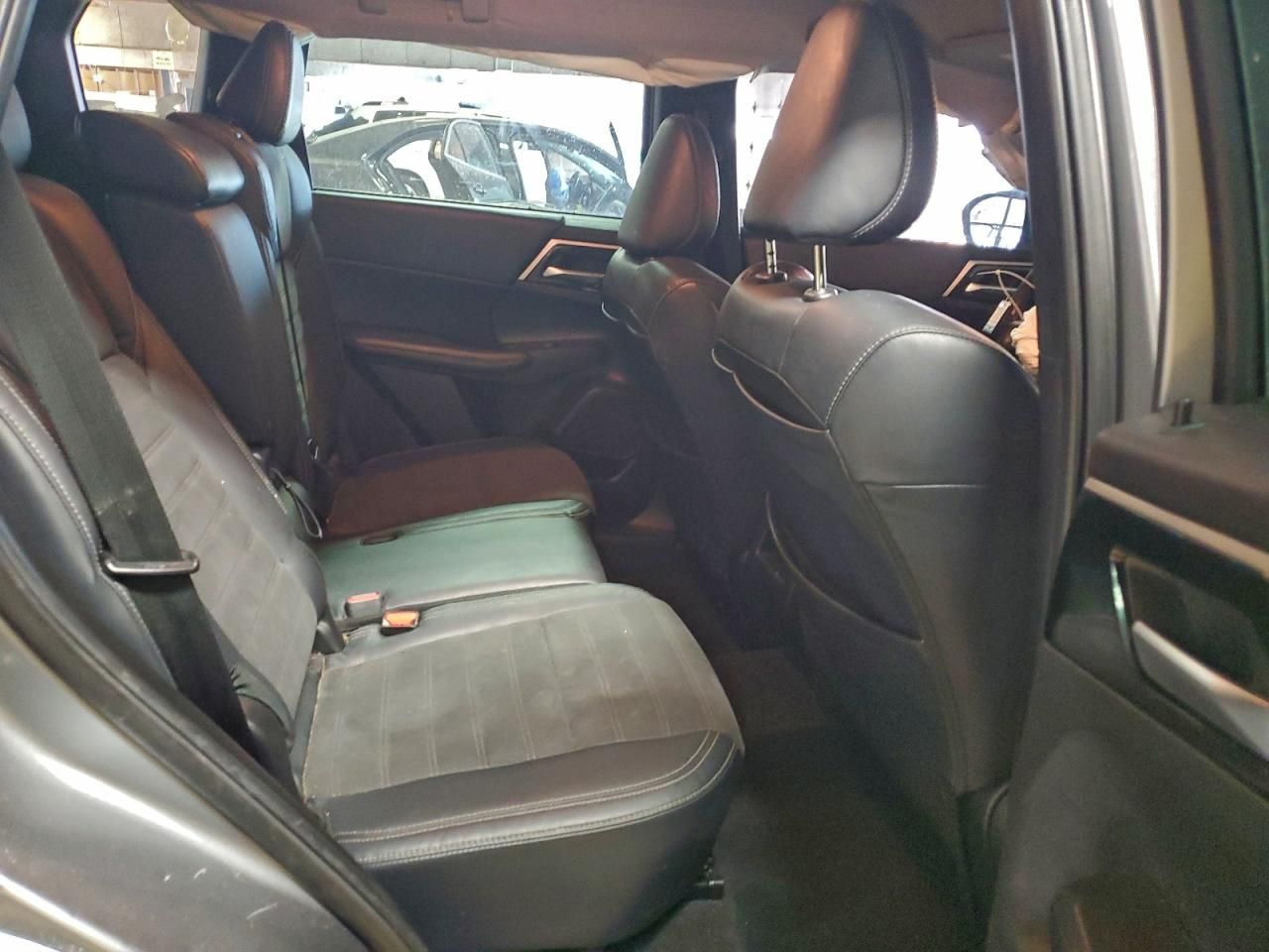 2023 Mitsubishi Outlander se