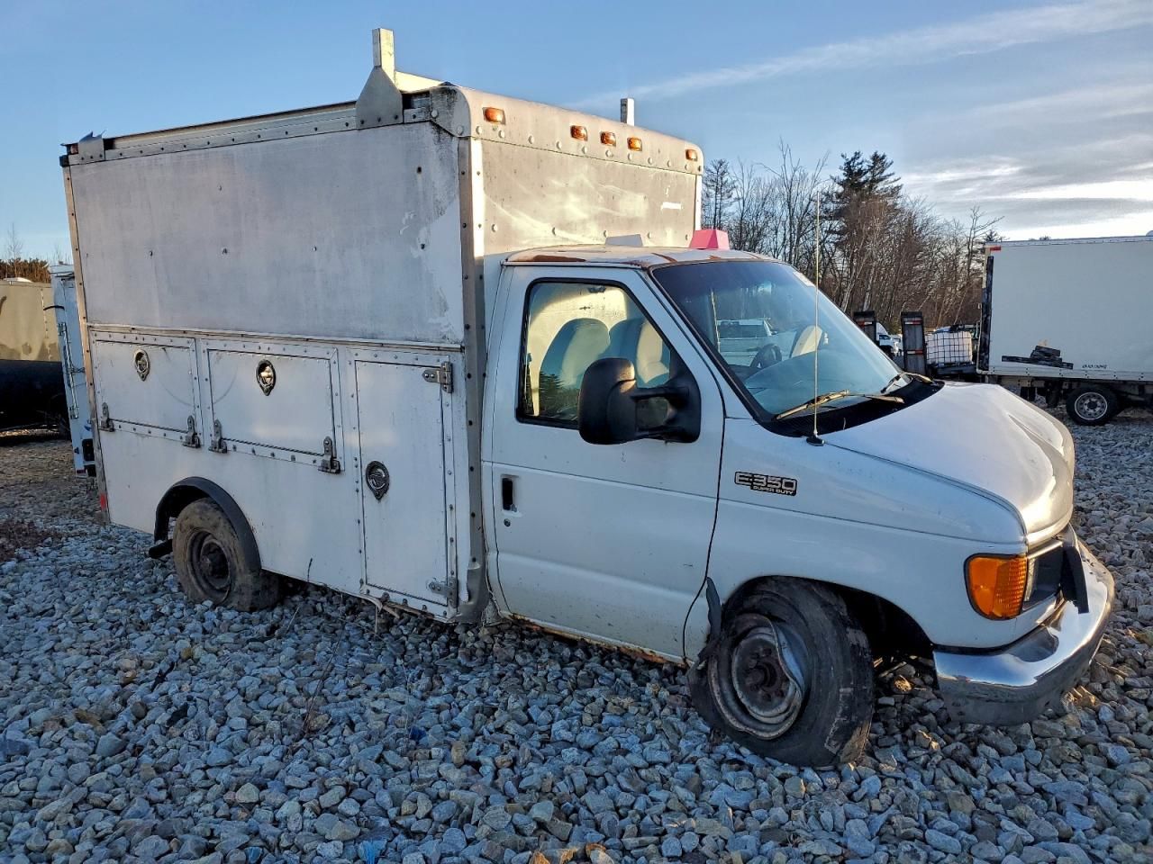 2005 Ford Econoline E350 Super Duty Cutaway Van